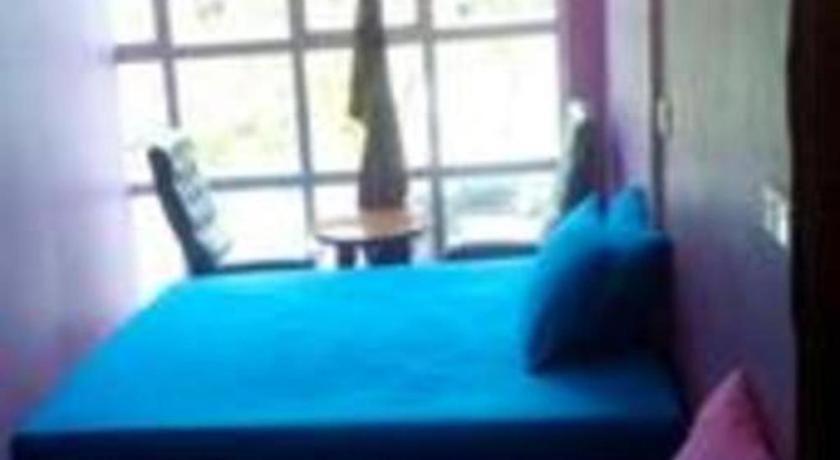 Hijrah Hotel *