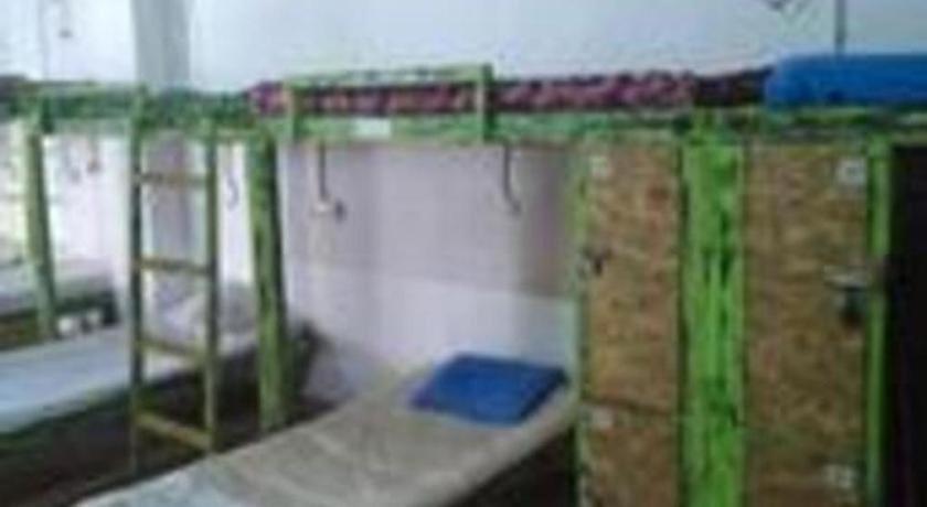 Hijrah Hotel *